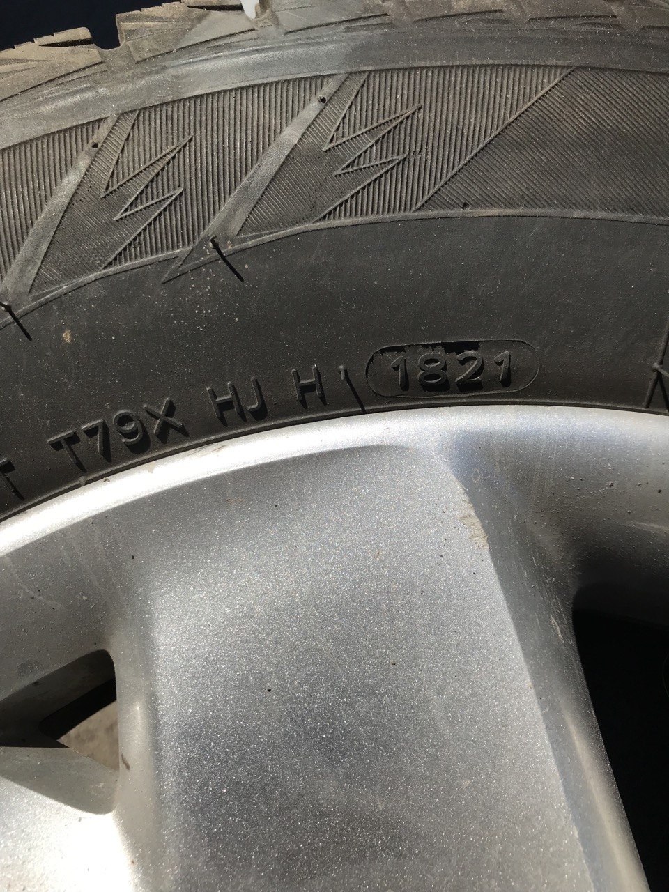 Шини Hankook Winter I*Cept iZ2 W616 205/60 R16 96T XL — фото 5
